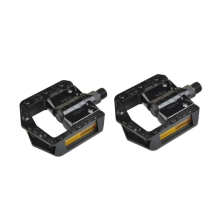 Metal folding pedals for an...
