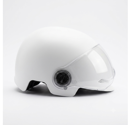 City ​​helmet with goggles